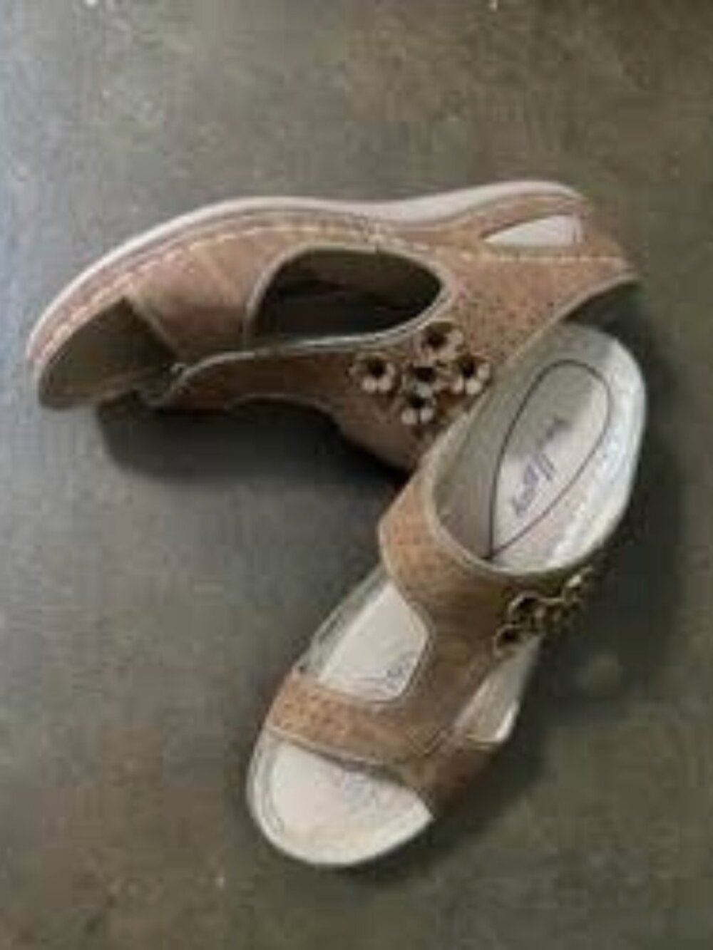 Wedge sandals